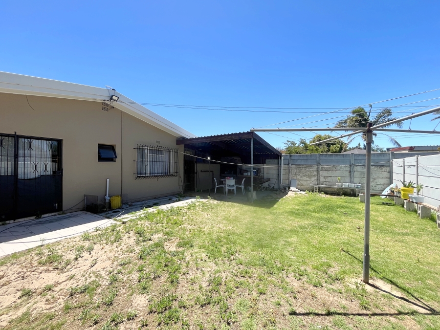 To Let 3 Bedroom Property for Rent in Windsor Park Estate Western Cape